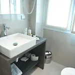 Отель Hll Lungolago Lecco-como Лекко