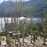 Hll Lungolago Lecco-como