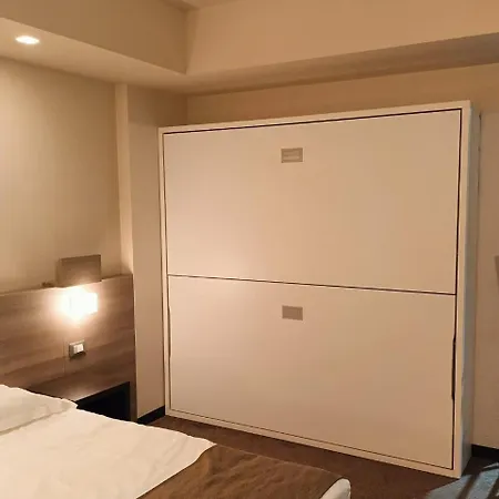 Hll Lungolago Lecco-como 3* レッコ