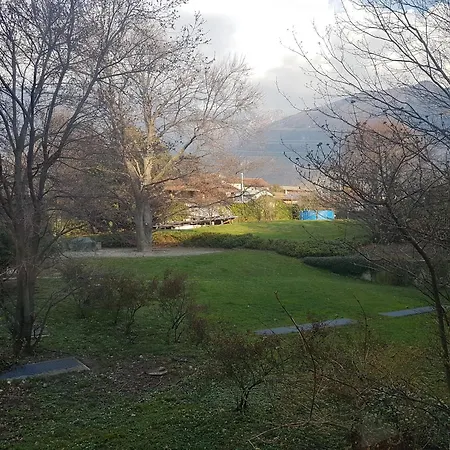 Hll Lungolago Lecco-como