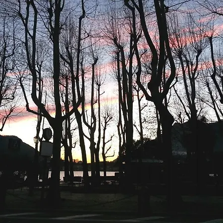 Hll Lungolago Lecco-como