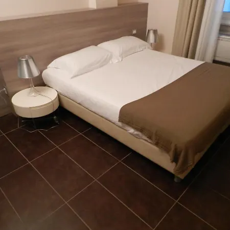 Hll Lungolago Lecco-como ホテル レッコ