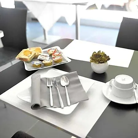 Hll Lungolago Lecco-como 3* Lecco