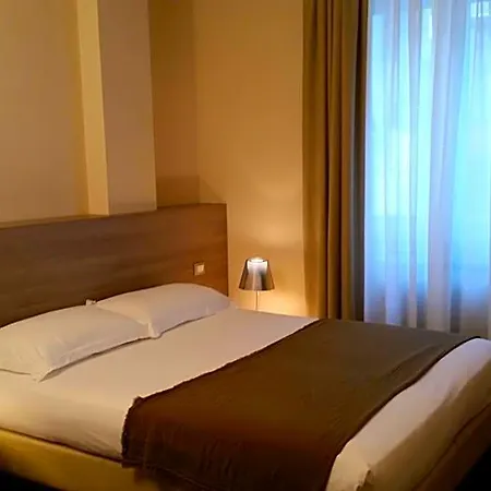 Hll Lungolago Lecco-como Hotel