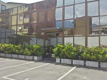 Hll Lungolago Lecco-como レッコ