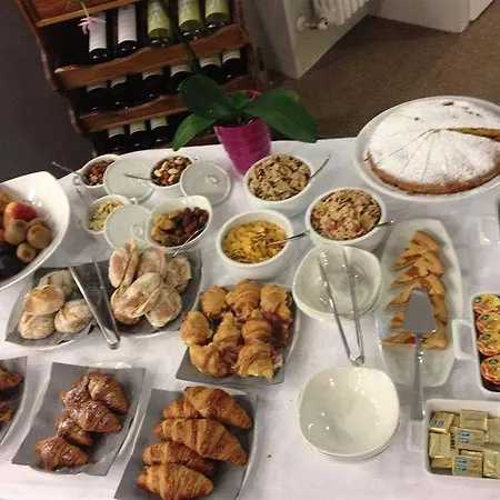 ホテル Hll Lungolago Lecco-como