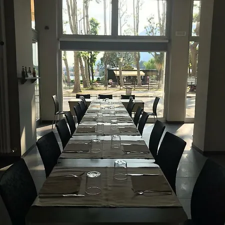 Hll Lungolago Lecco-como ホテル