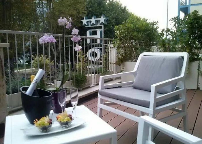 Hll Lungolago Lecco-como 3* Lecco