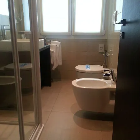 Hll Lungolago Lecco-como 3* Lecco