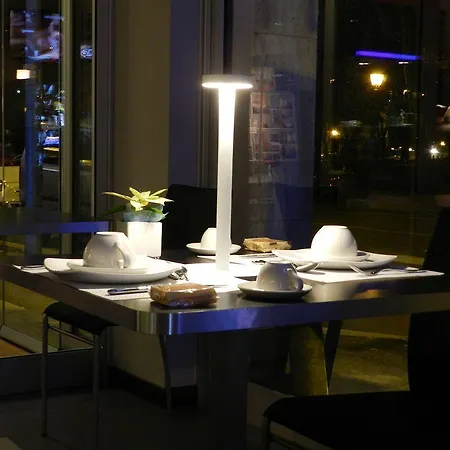 Hll Lungolago Lecco-como Lecco